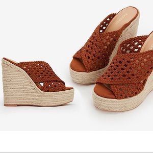 EXPRESS Brown espadrille wedge slide